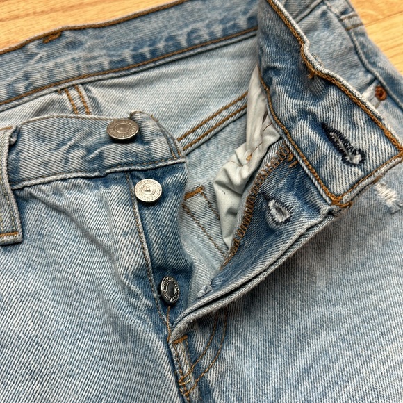 Levi’s 501T Jeans - Picture 3 of 10